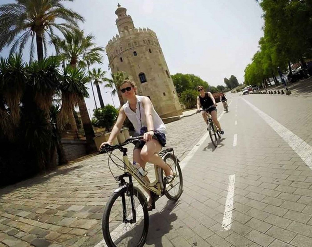 Google Maps se ha vuelto mucho más útil si vas en bici: estas son sus&nbsp;novedades.